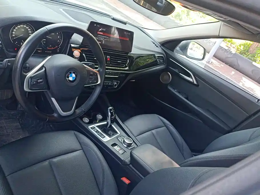 BMW 1 Series 2021 — фото 11