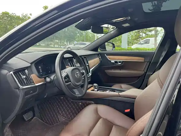 Volvo S90 2024