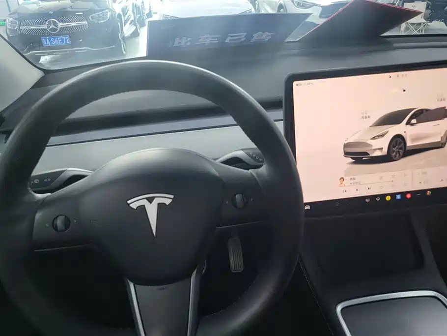 Tesla Model Y 2024 — фото 16