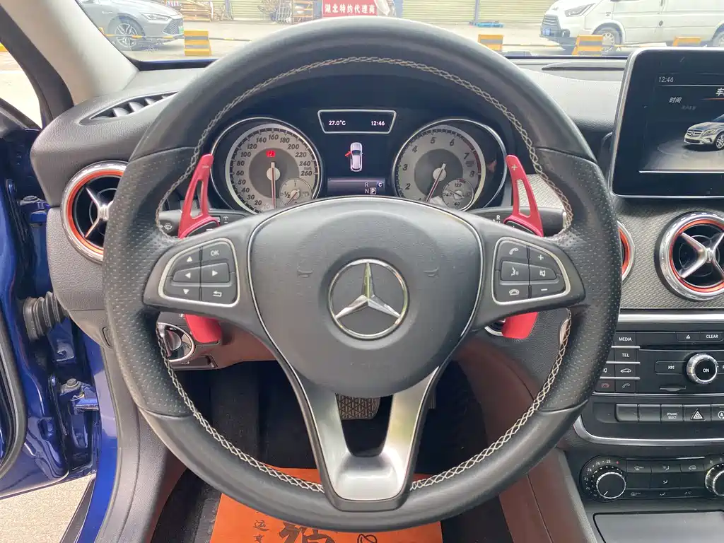 Mercedes-Benz GLA 2016 — фото 12