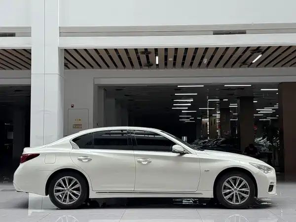 Infiniti Q50L 2023