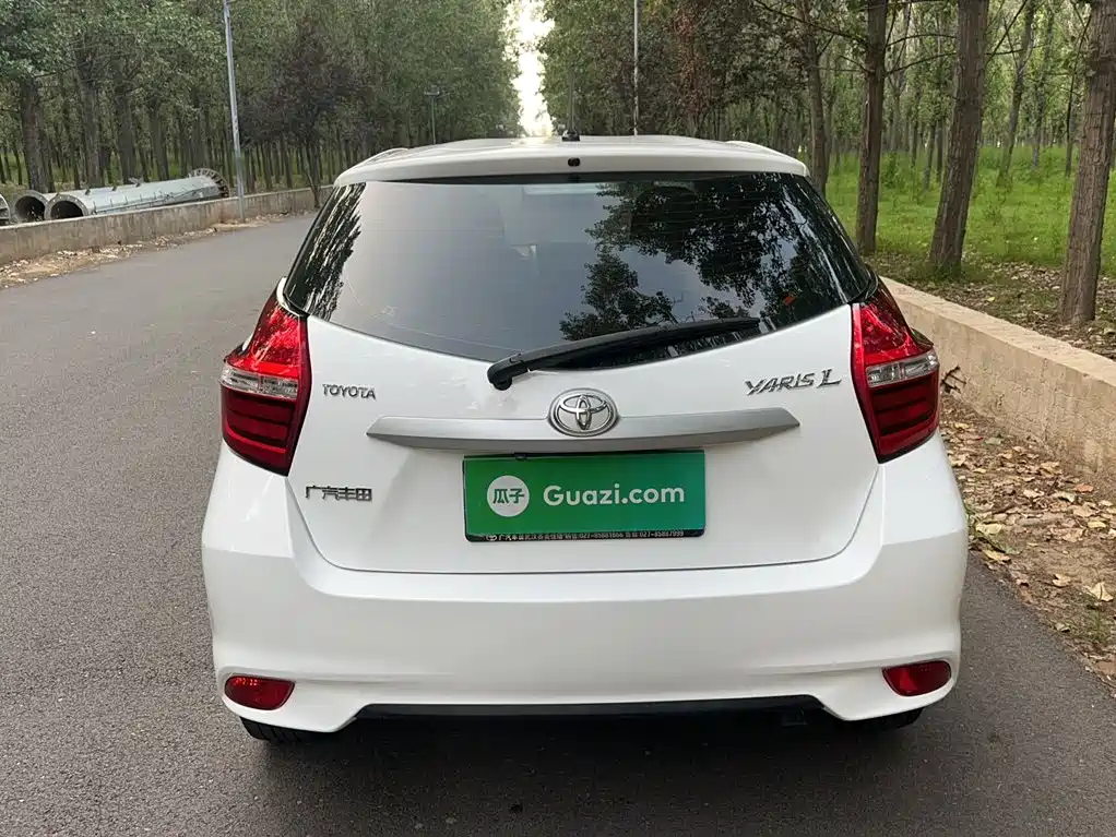 Toyota Yaris L 2016 — фото 13
