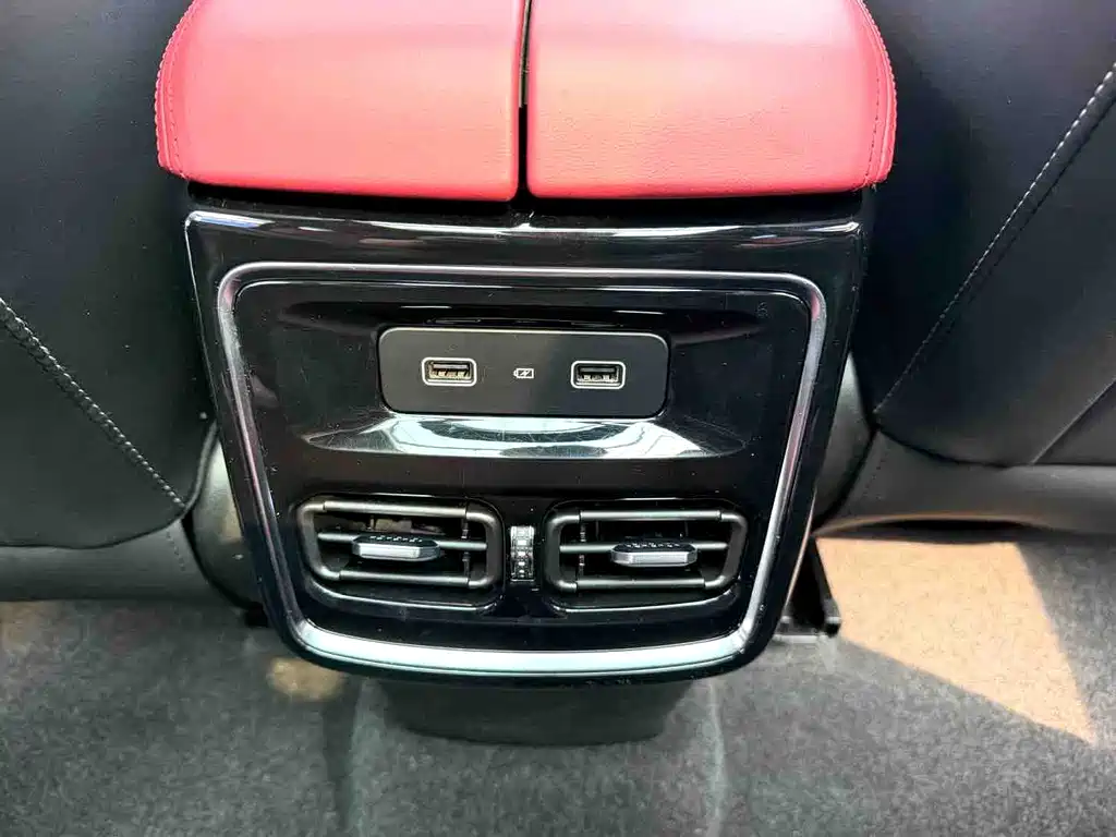 Jetour X70 PLUS 2022 — фото 12