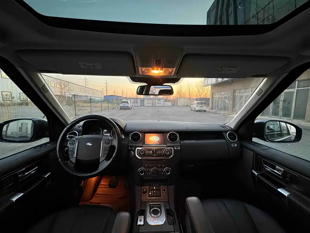 Land Rover Discovery 2014 — фото 9
