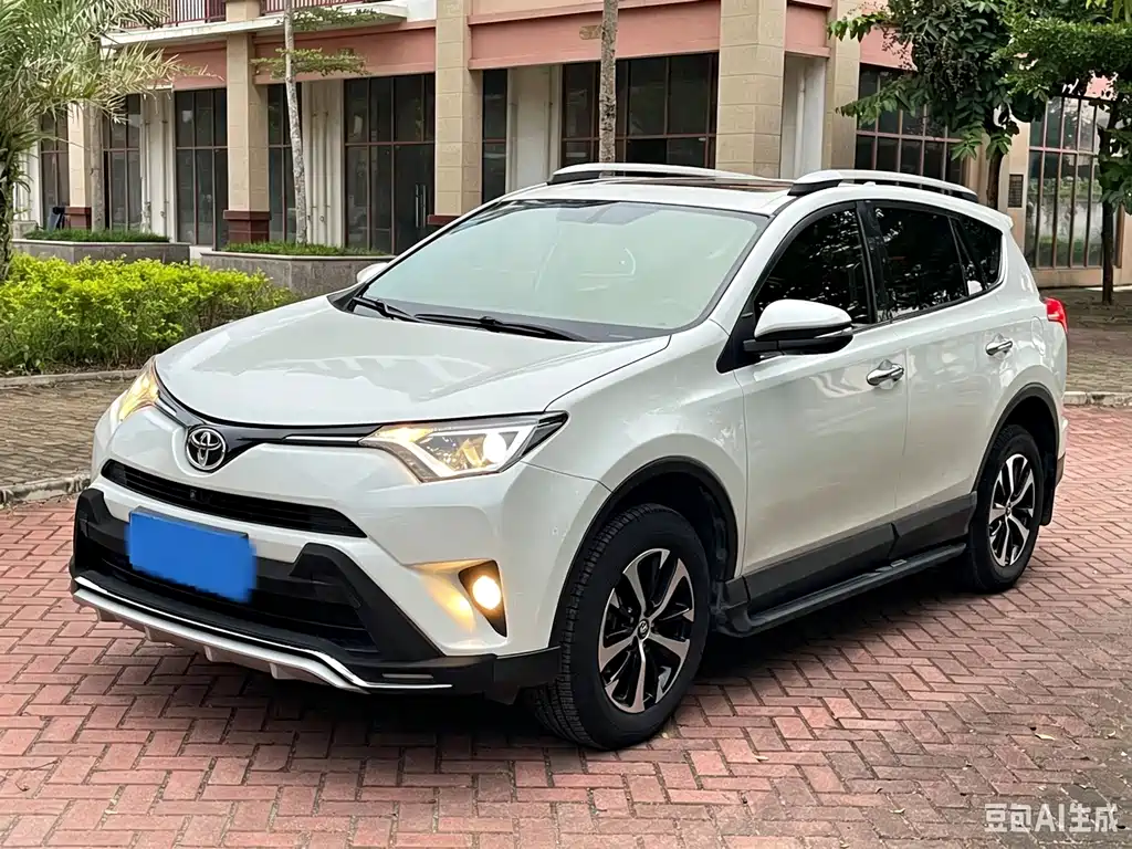 Toyota RAV4 2017 — фото 1