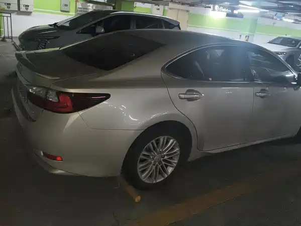 Lexus ES 2018
