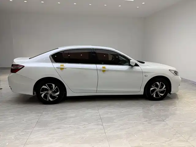 Honda Accord 2018 — фото 8