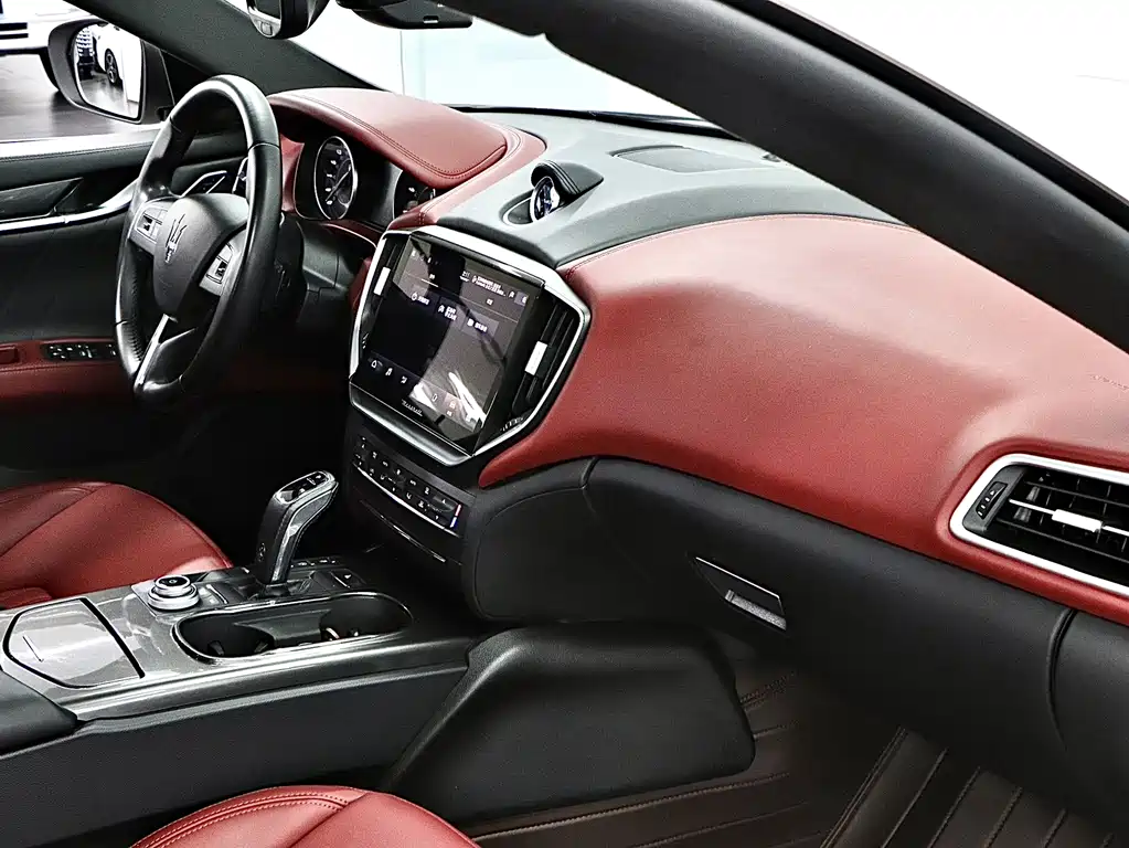 Maserati Ghibli 2022 — фото 15