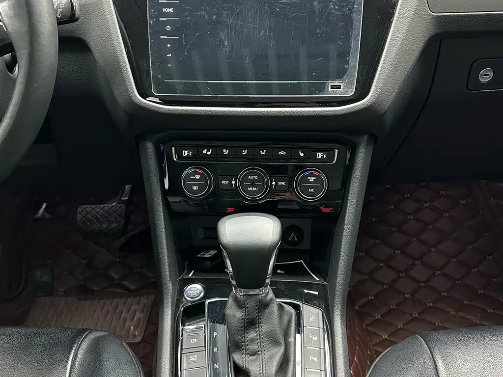 Volkswagen Tiguan L 2020 — фото 12