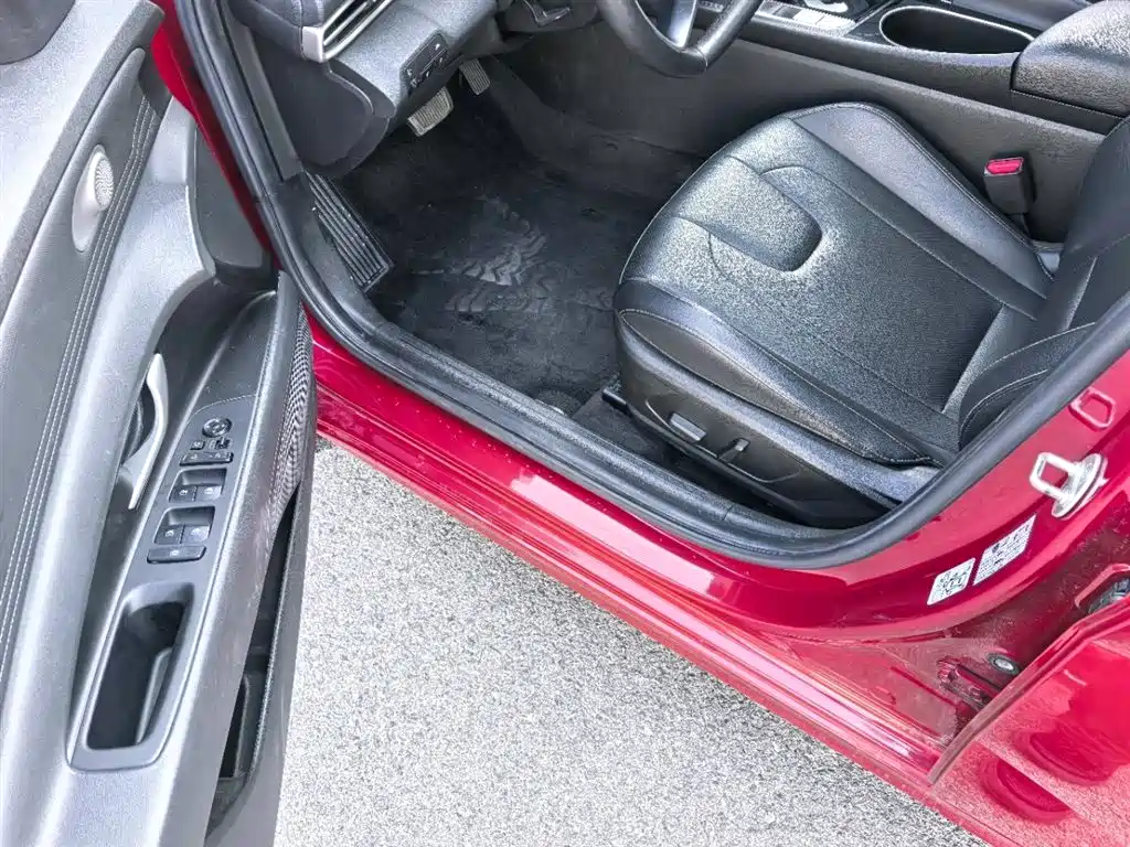 Hyundai Elantra 2022 — фото 10