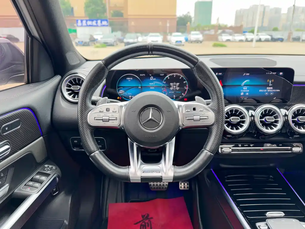 Mercedes-Benz GLB AMG 2022 — фото 18