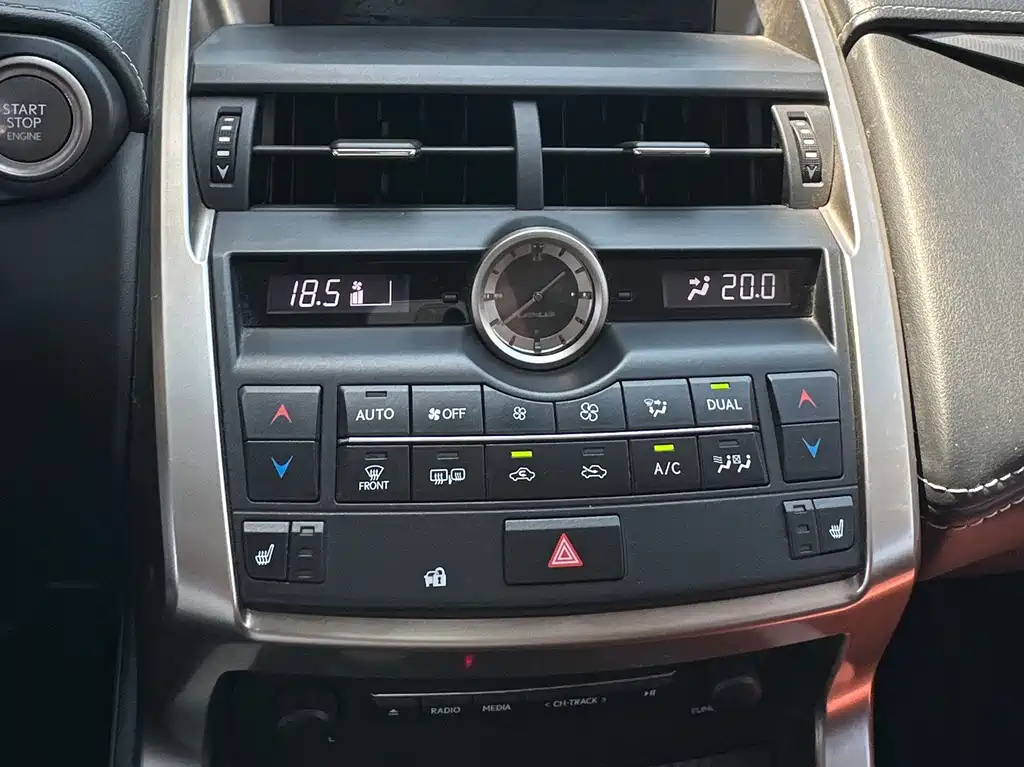 Lexus NX 2015 — фото 14