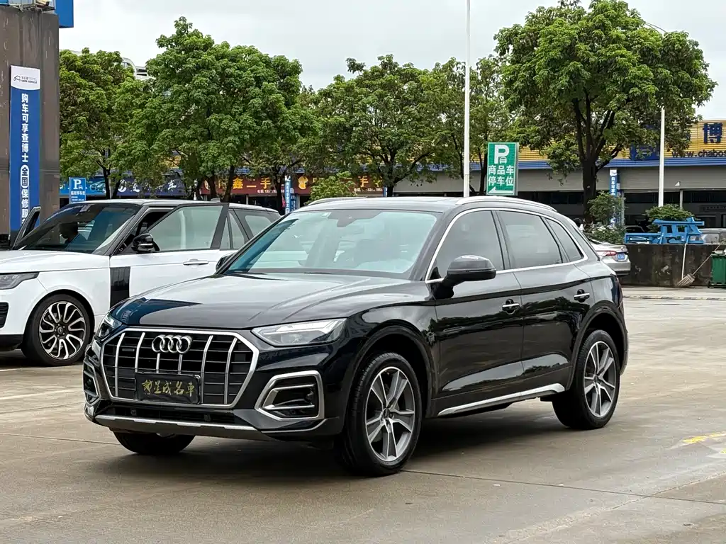 Audi Q5L 2022 — фото 1