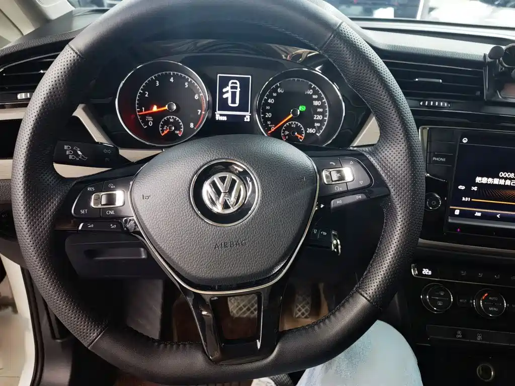 Volkswagen Touran 2019 — фото 18