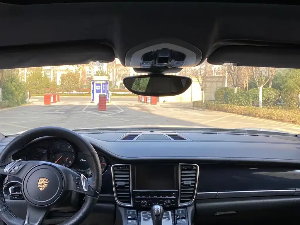 Porsche Panamera 2015 — фото 8