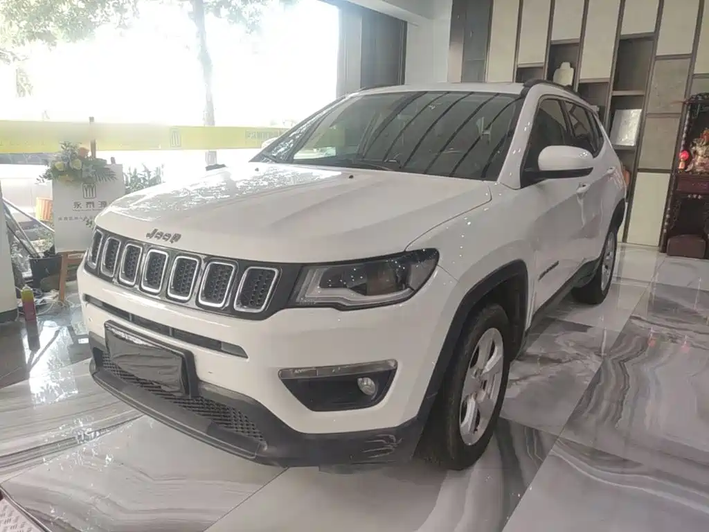Jeep Compass 2017 — фото 2
