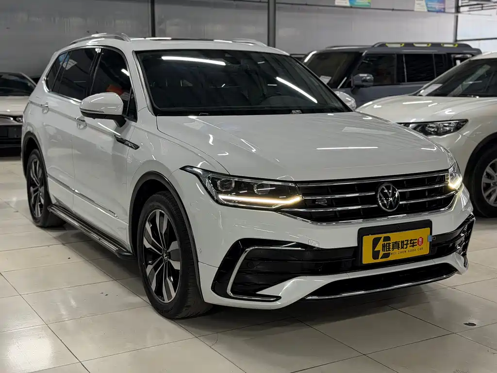 Volkswagen Tiguan L 2023 — фото 3