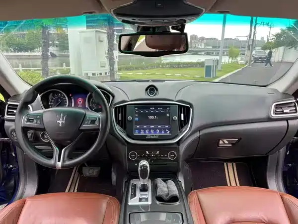 Maserati Ghibli 2015