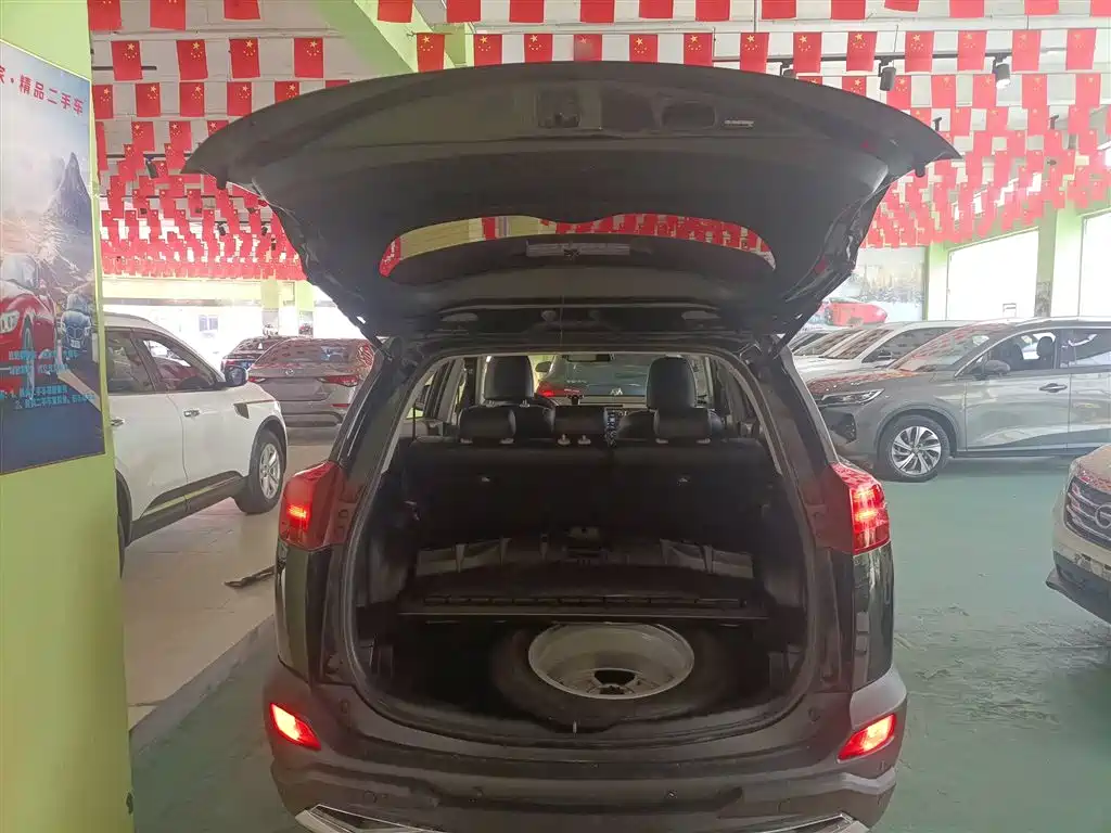 Toyota RAV4 2015 — фото 18
