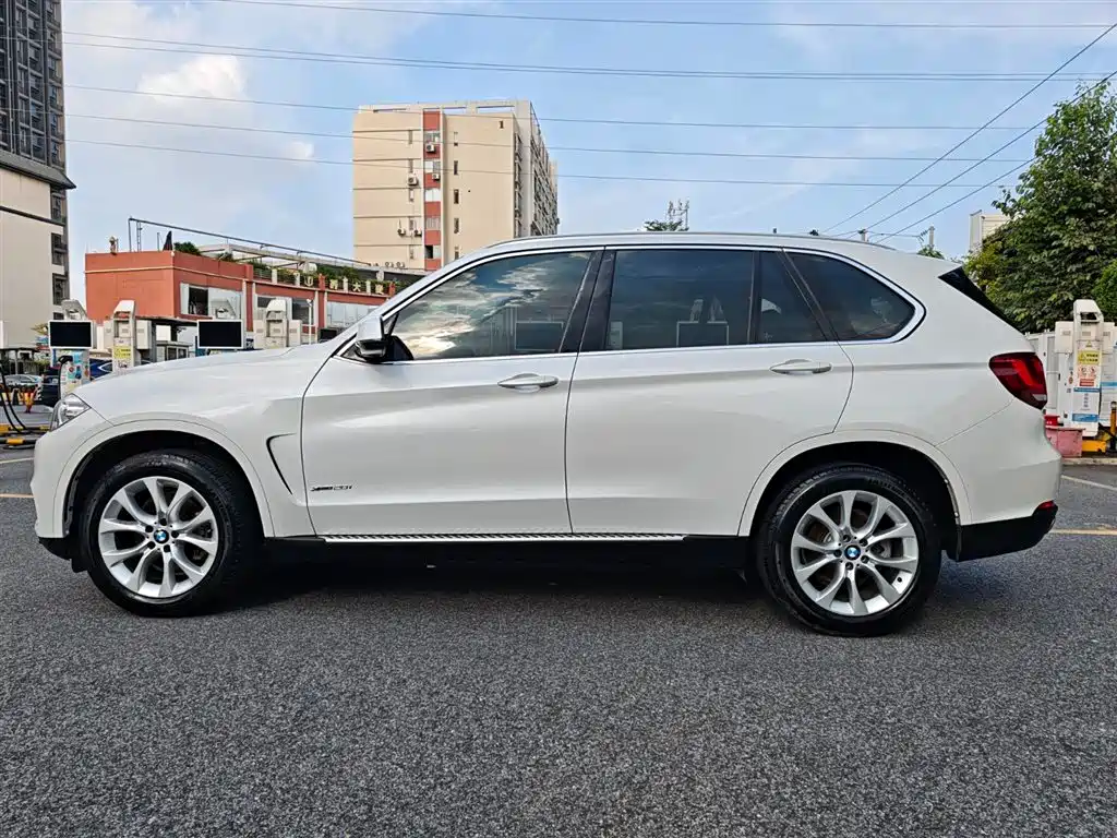 BMW X5 2018 — фото 8