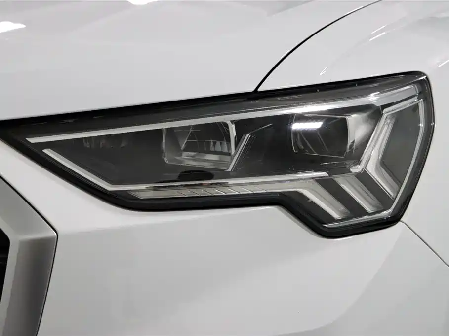 Audi Q3 2021 — фото 12