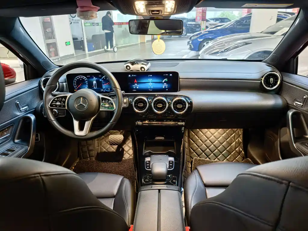 Mercedes-Benz A-Class 2019 — фото 8
