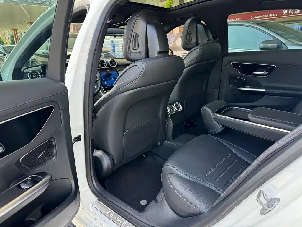 Mercedes-Benz C-Class 2022 — фото 10