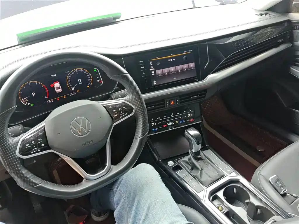 Volkswagen Passat 2023 — фото 10