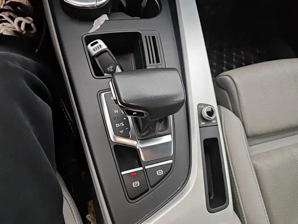 Audi A4L 2020 — фото 10