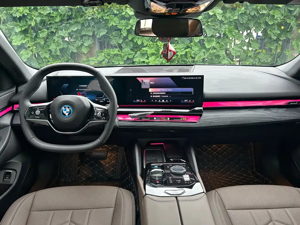 BMW i5 2025 — фото 11