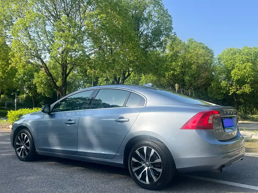 Volvo S60 2018 — фото 4