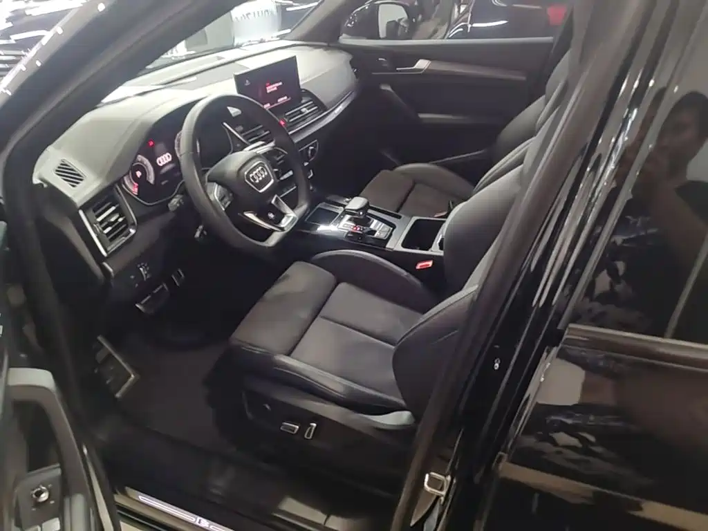 Audi Q5L Sportback 2024 — фото 15