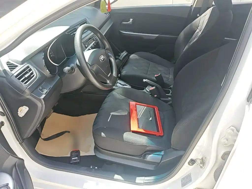Kia K2 2015 — фото 15