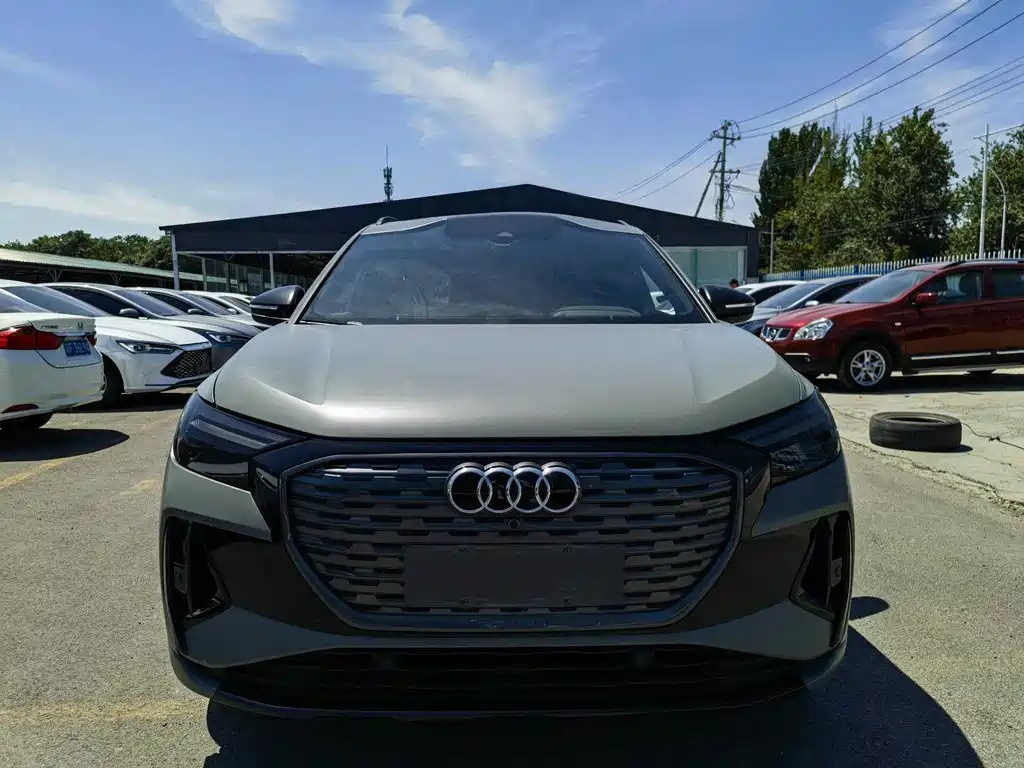 Audi Q4 E-Tron 2023 — фото 2