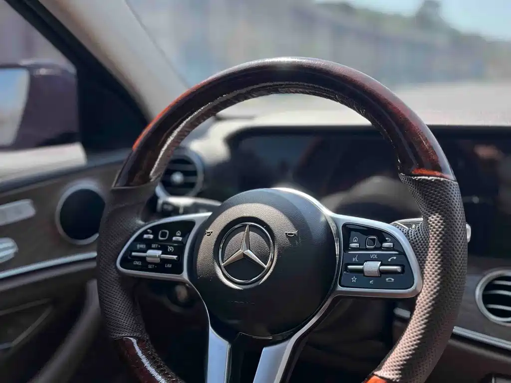 Mercedes-Benz E-Class 2019 — фото 10