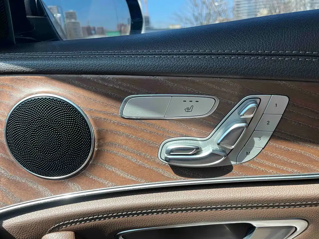 Mercedes-Benz E-Class 2019 — фото 15