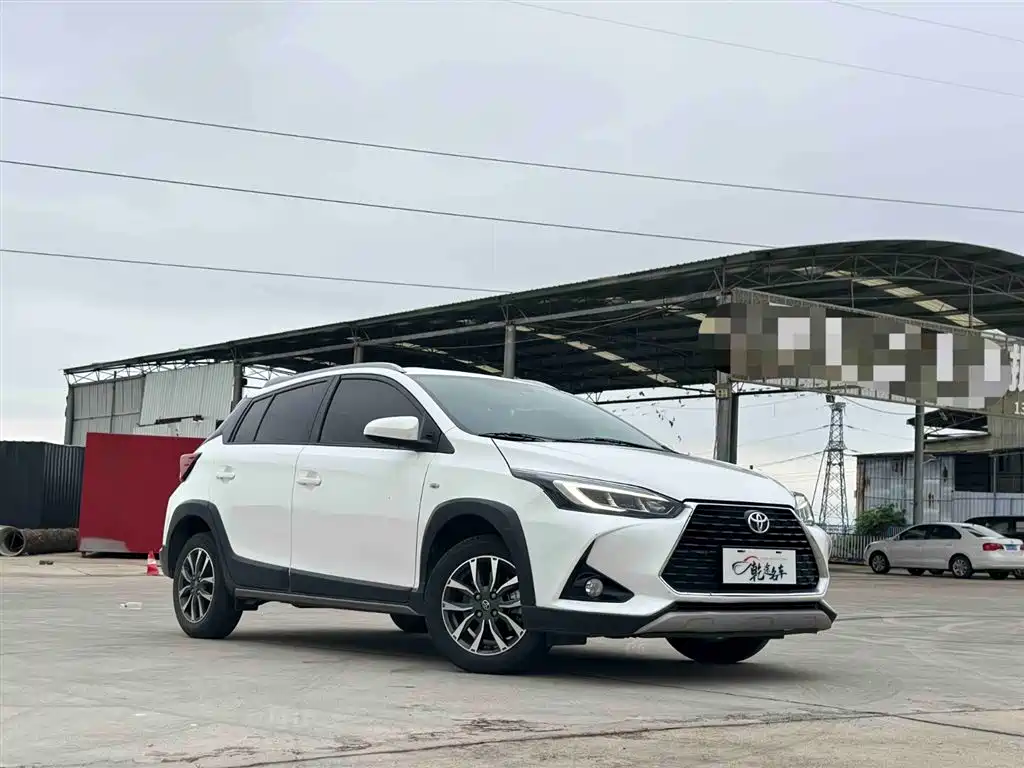 Toyota Yaris L 2022 — фото 3