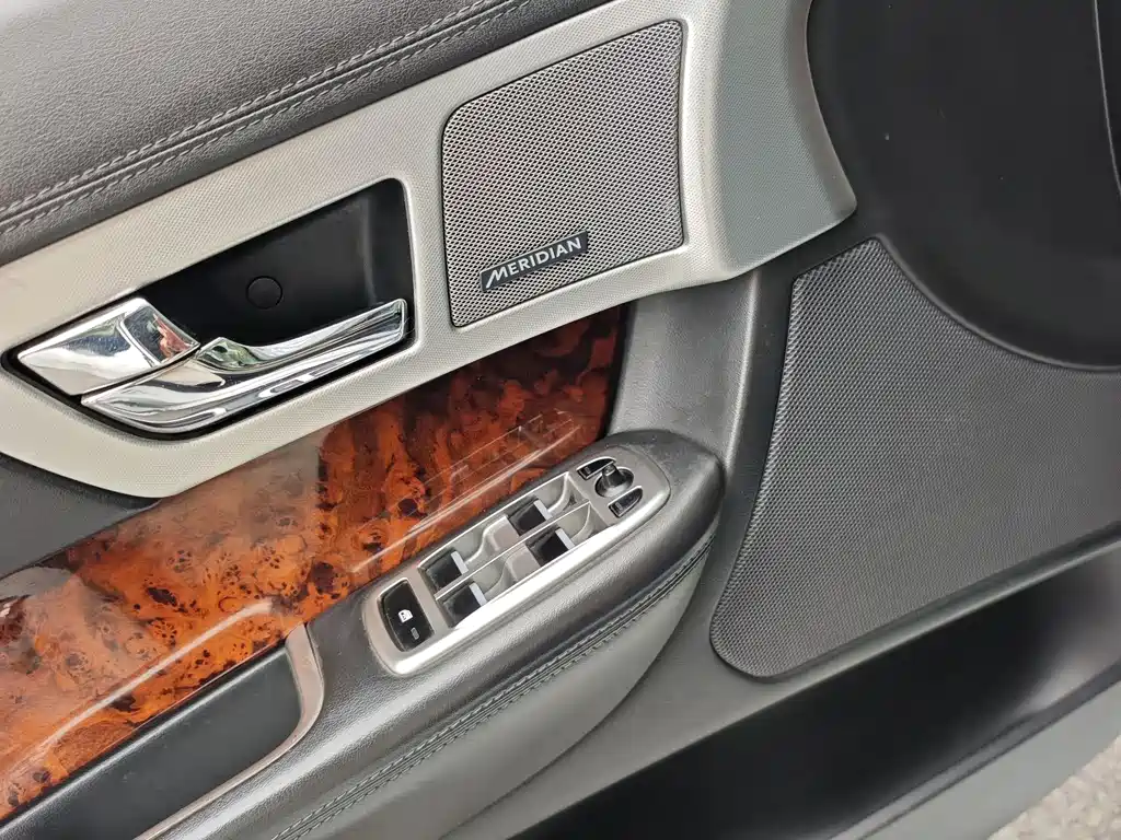 Jaguar XF 2014 — фото 11
