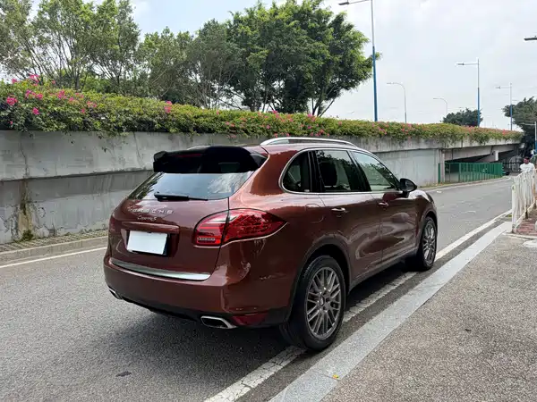 Porsche Cayenne 2011