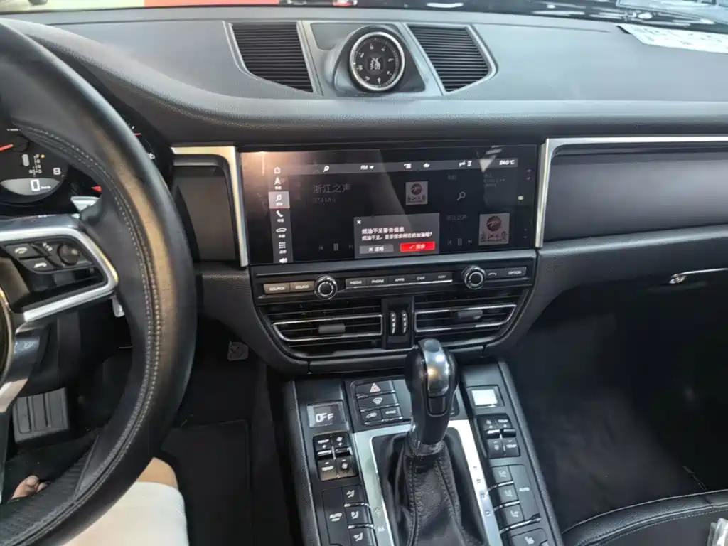 Porsche Macan 2019 — фото 13