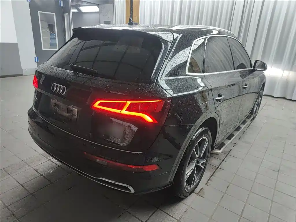 Audi Q5L 2020 — фото 5