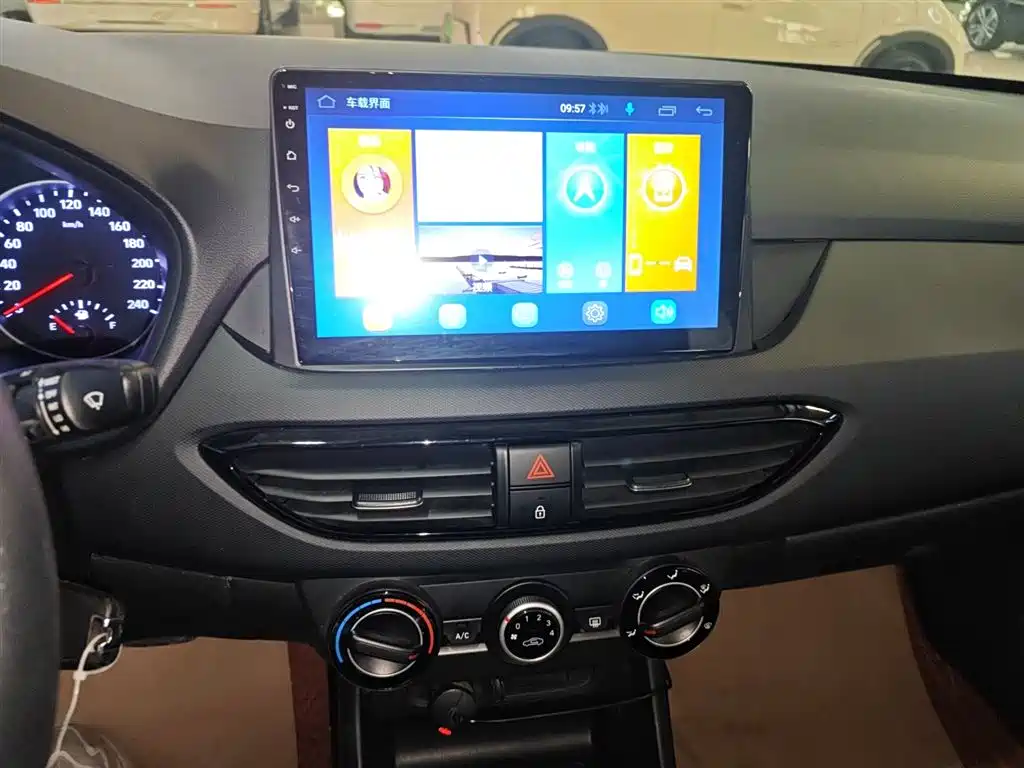 Hyundai Elantra 2020 — фото 13