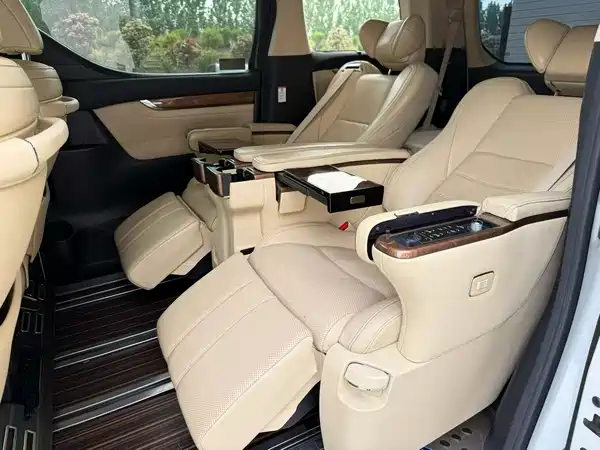 Toyota Alphard 2015