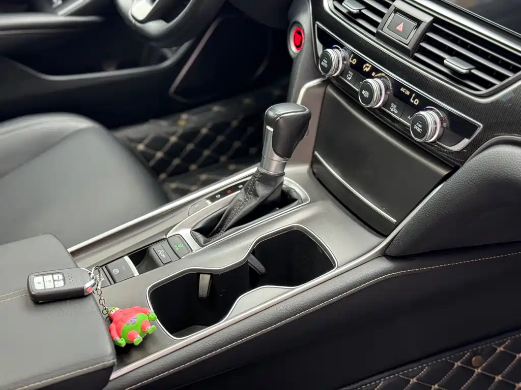 Honda Accord 2022 — фото 18