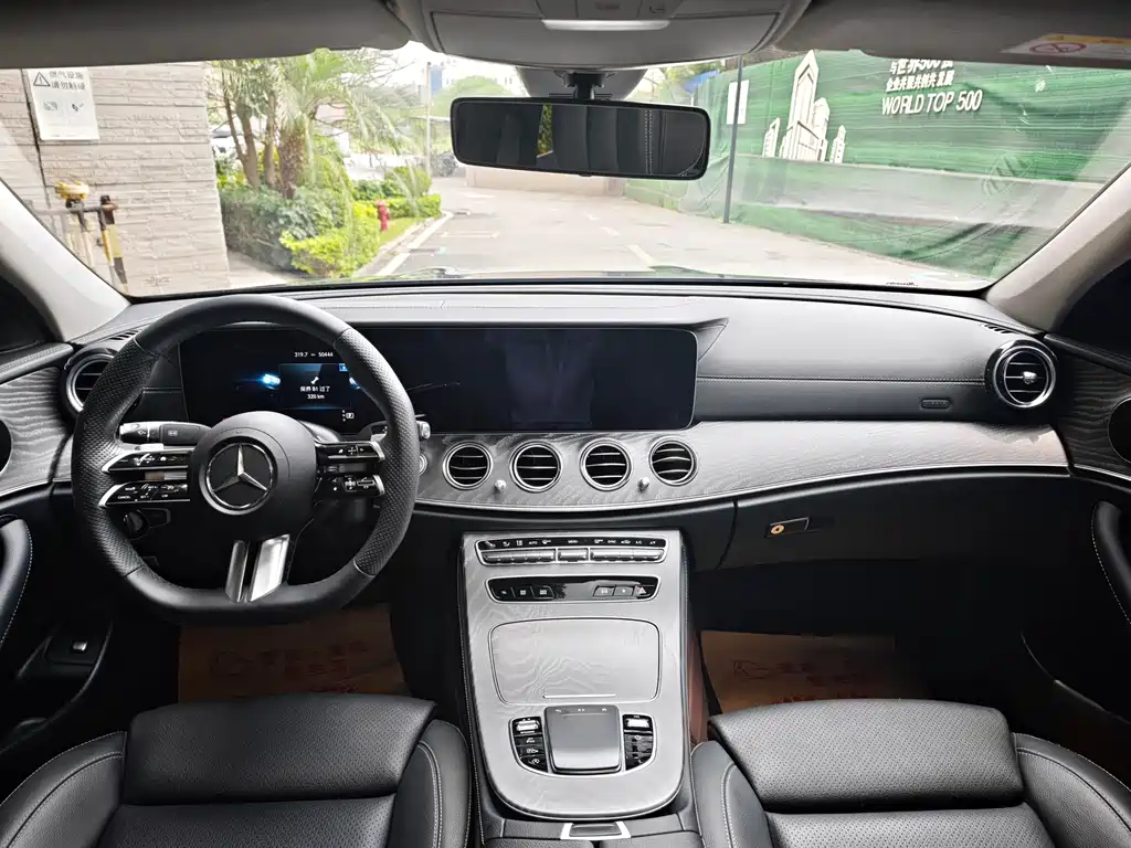 Mercedes-Benz E-Class 2022 — фото 20