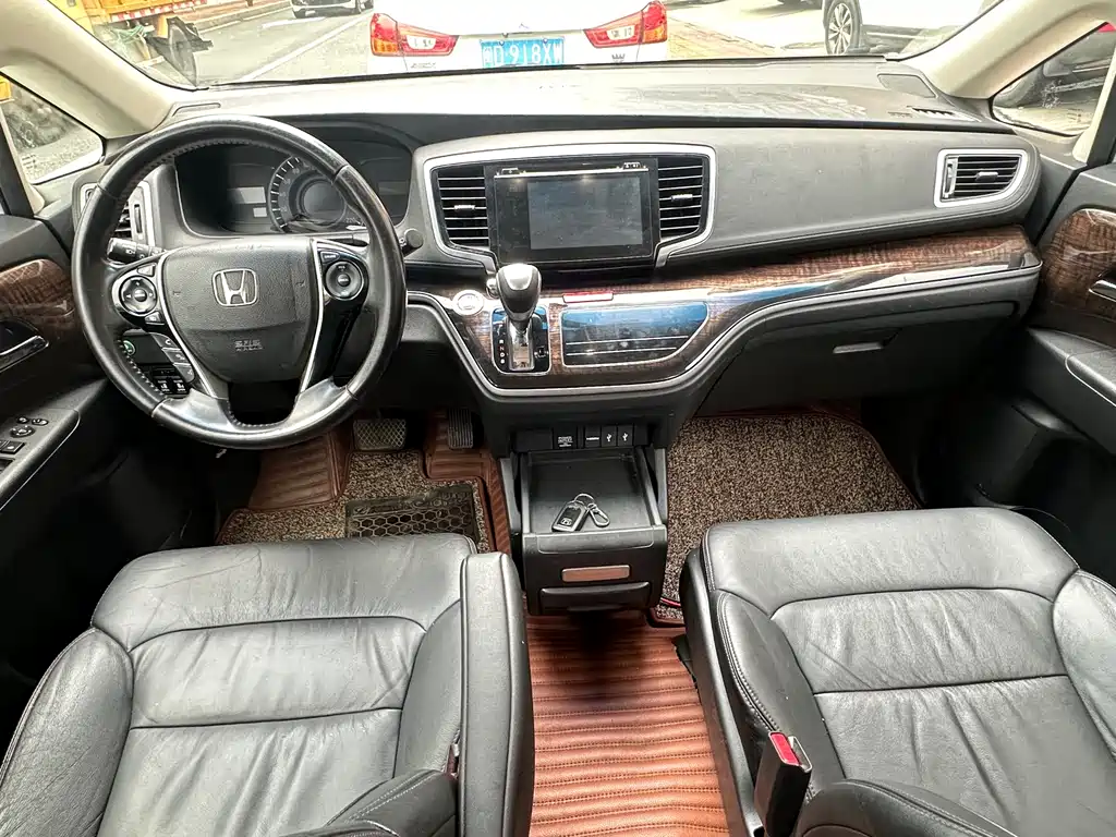 Honda Odyssey 2015 — фото 7