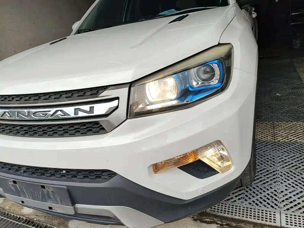 Changan CS75 2015 — фото 24