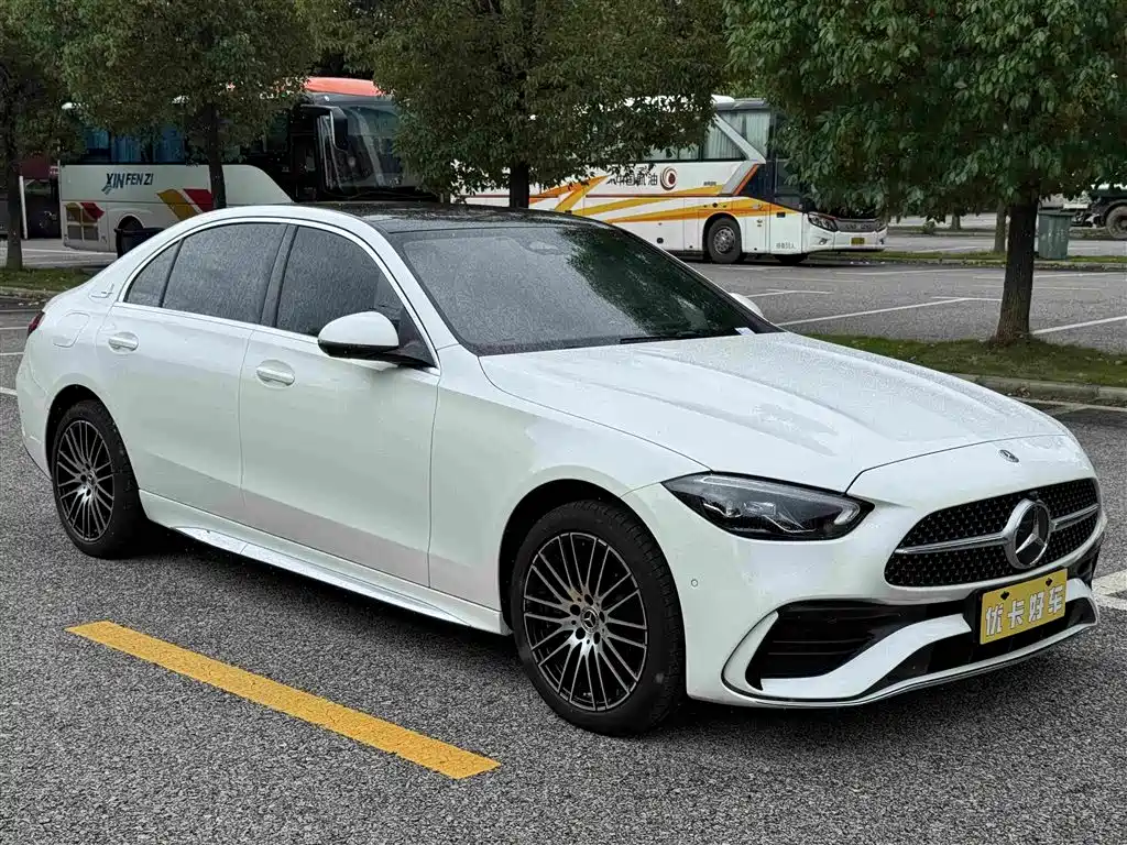Mercedes-Benz C-Class 2025