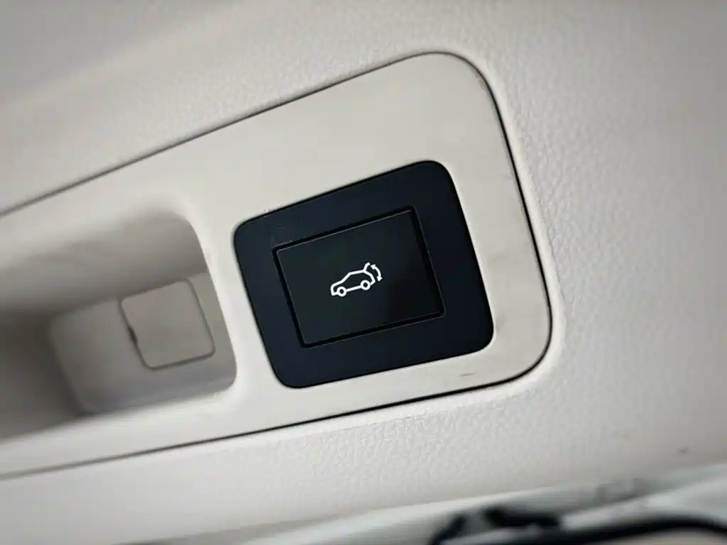 GAC Trumpchi M8 2018 — фото 16