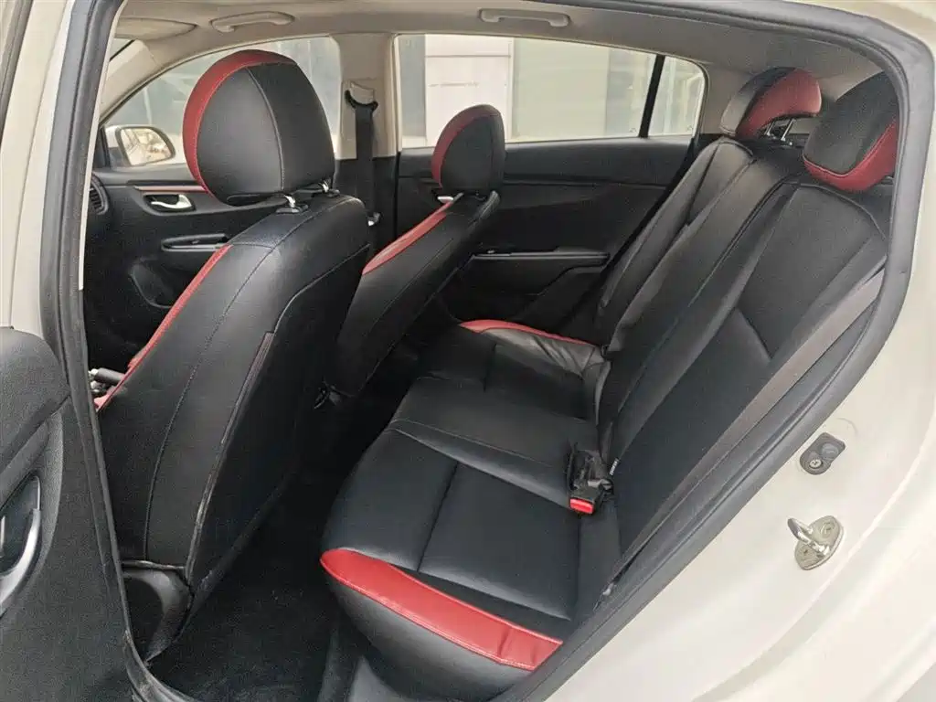 Kia KX Cross 2019 — фото 13